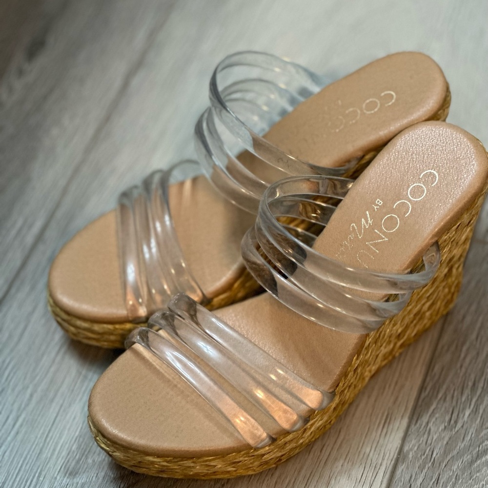 Coconuts by Matisse Woven wedge with clear straps